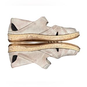 V Italia Soft Cushioned Leather Shoes Size 7.5 (38)